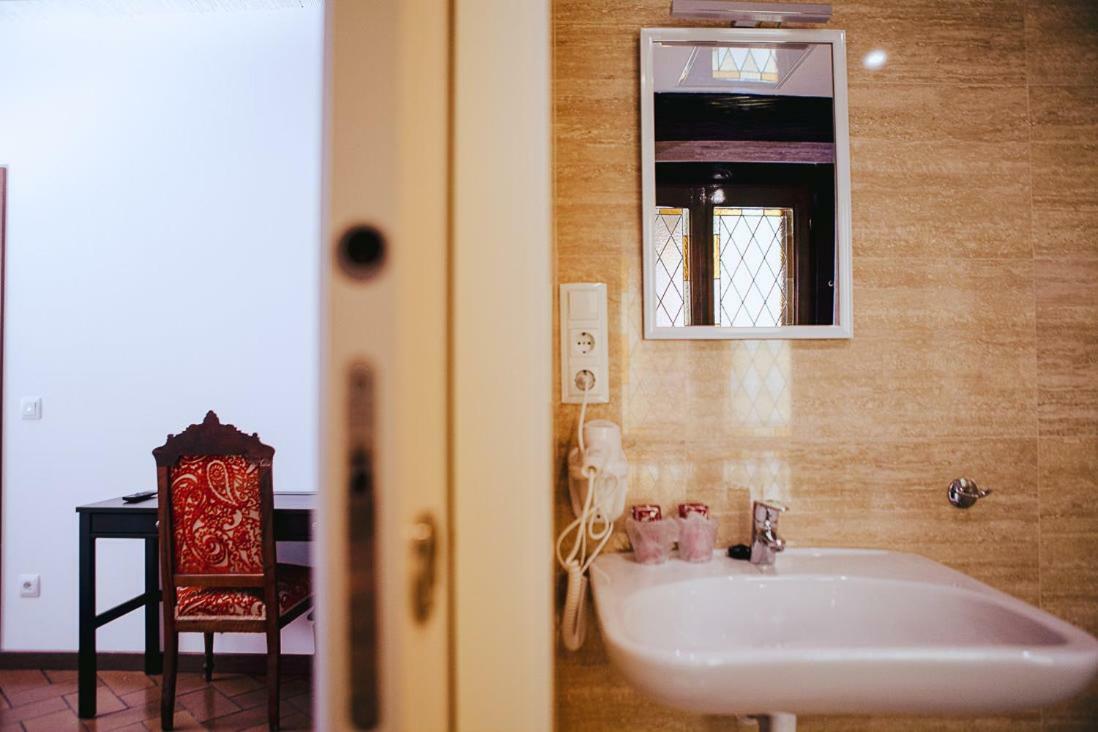 Hotel&Bar Ducay โอลีเต ภายนอก รูปภาพ