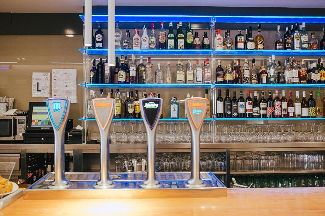 Hotel&Bar Ducay โอลีเต ภายนอก รูปภาพ