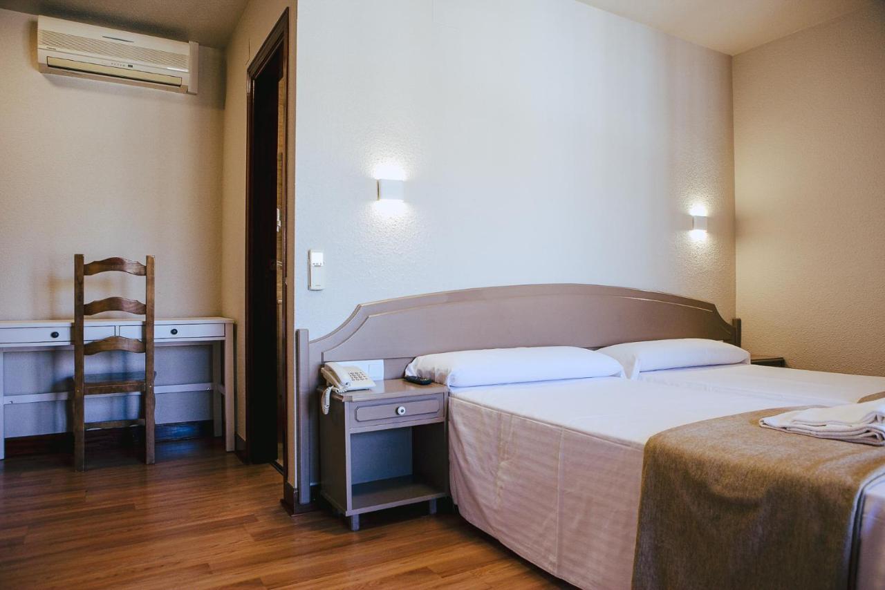 Hotel&Bar Ducay โอลีเต ภายนอก รูปภาพ