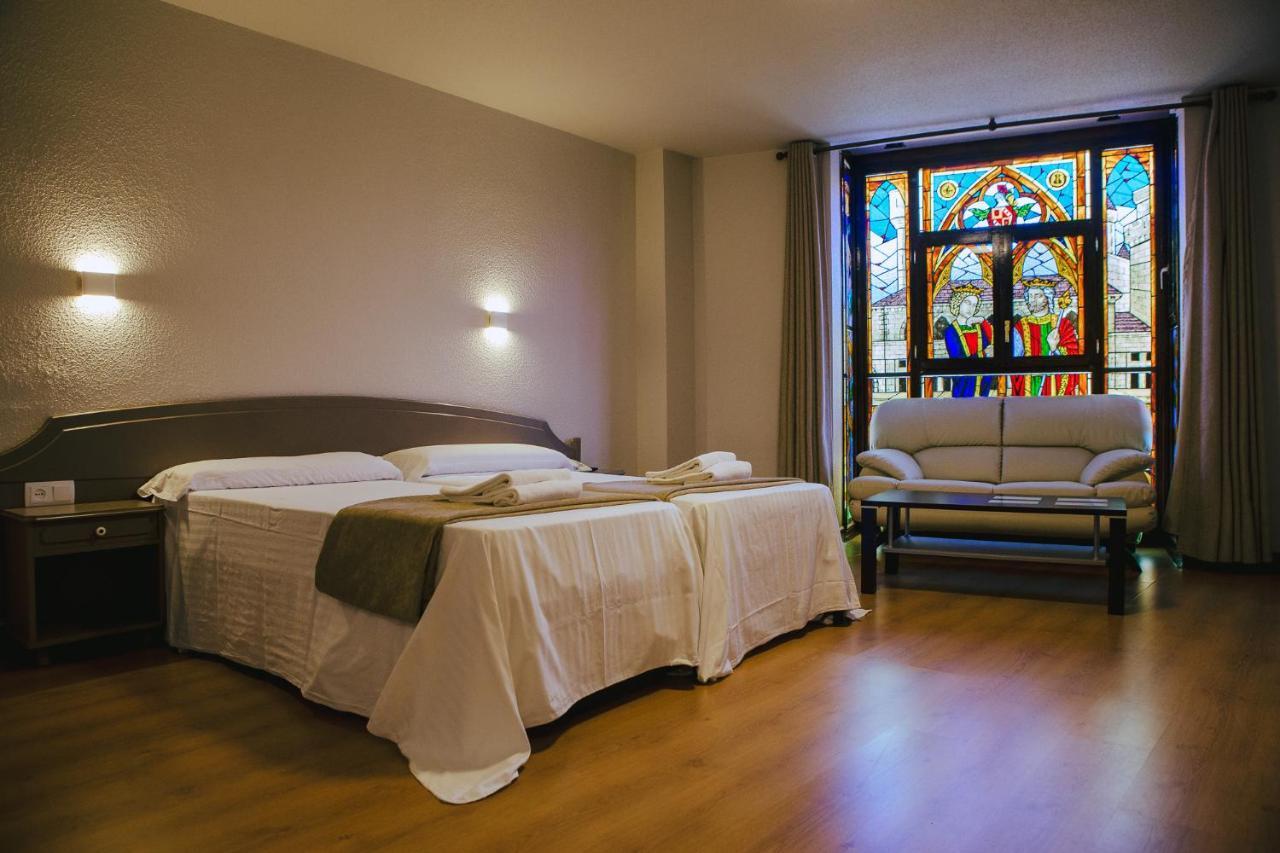 Hotel&Bar Ducay โอลีเต ภายนอก รูปภาพ