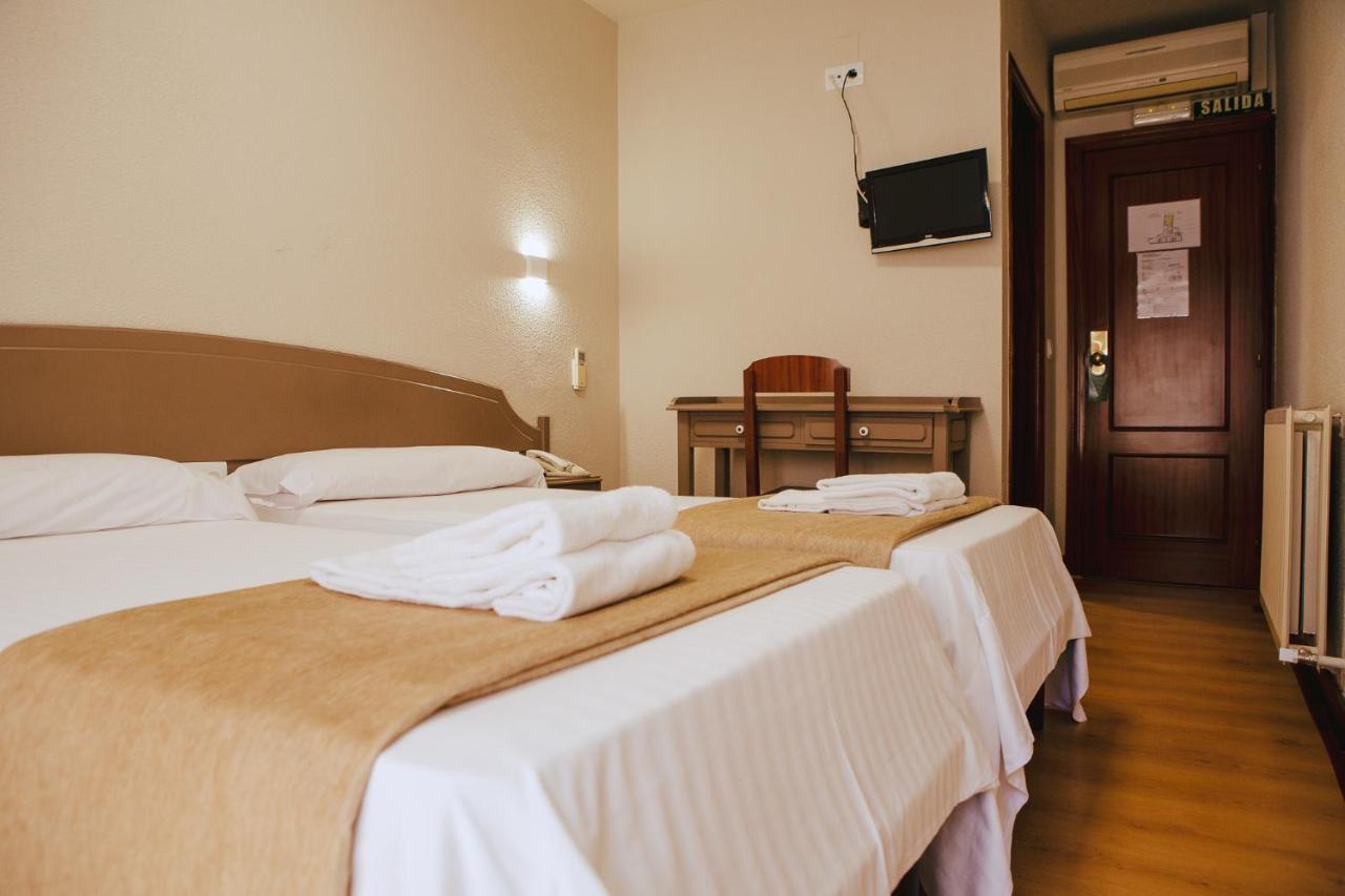 Hotel&Bar Ducay โอลีเต ภายนอก รูปภาพ