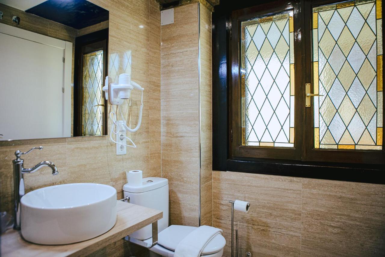 Hotel&Bar Ducay โอลีเต ภายนอก รูปภาพ